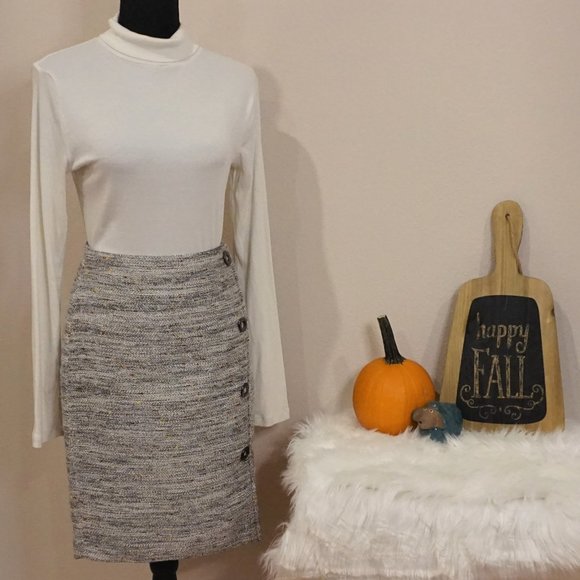 Halogen Dresses & Skirts - Halogen Grey Buttoned Skirt